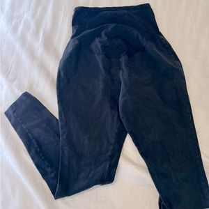 Old Navy maternity jersey over the belly ankle length leggings